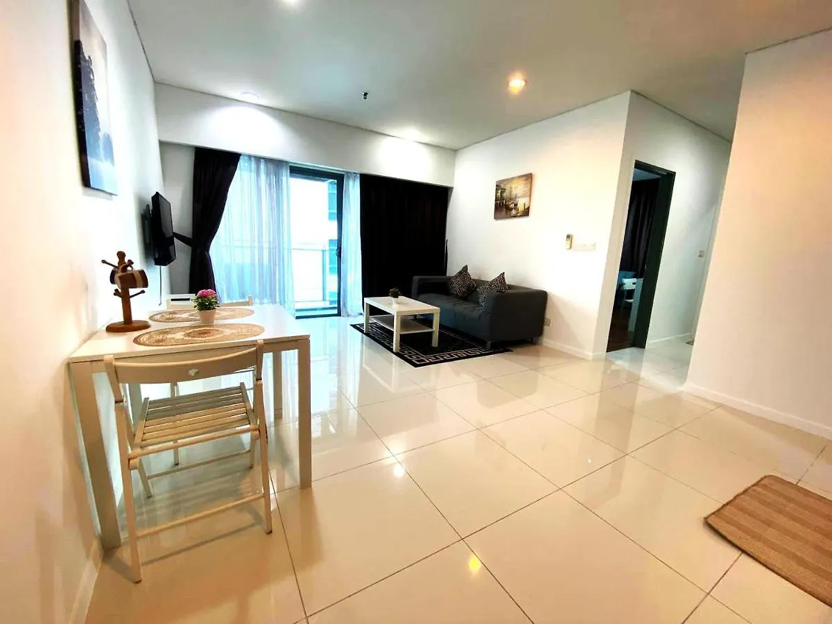 Summer Suite At Kuala Lumpur Klcc By Tengku Homestay 0*,