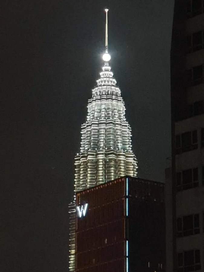 Summer Suite At Kuala Lumpur Klcc By Tengku Homestay Apartment