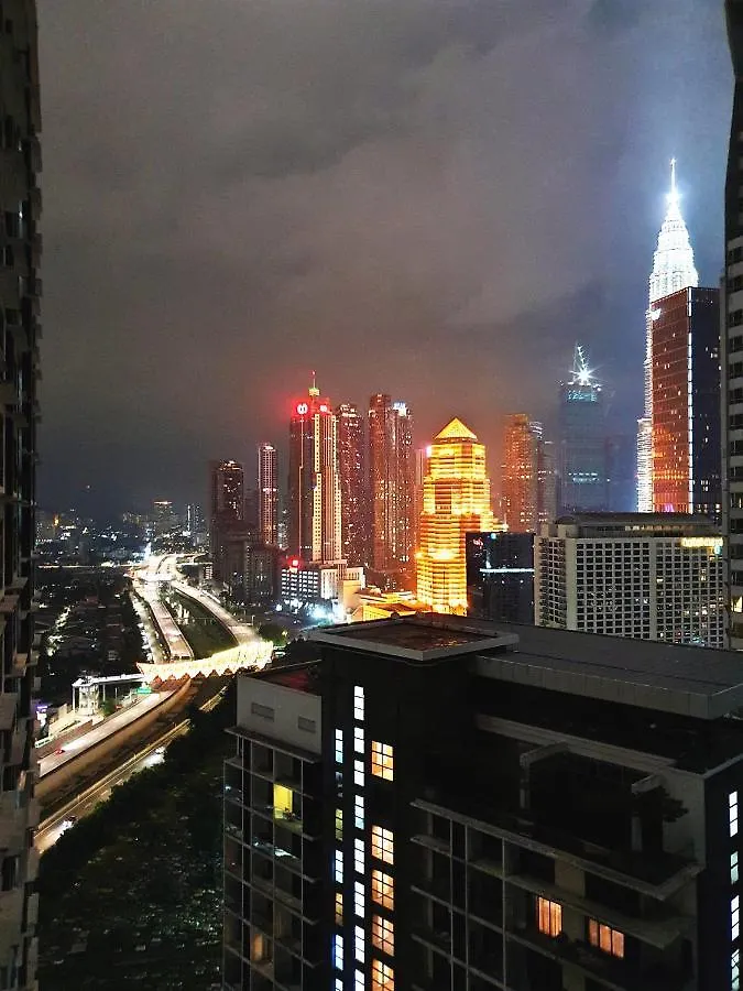 Summer Suite At Kuala Lumpur Klcc By Tengku Homestay Malaysia